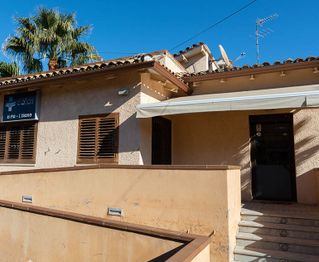 Clínica Veterinaria +cotas exterior 1