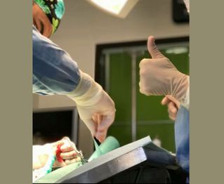 Clínica Veterinaria +cotas profesionales operando