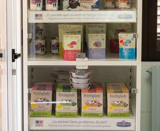 Clínica Veterinaria +cotas alimento